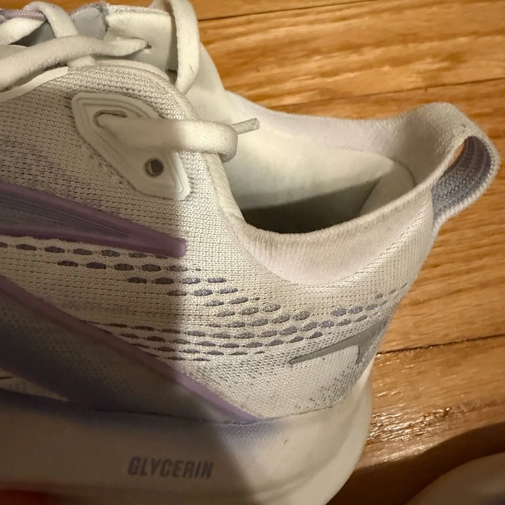 Brooks Glycerin 22 Women's White and Purple Running Shoes - Picture 12 of 12